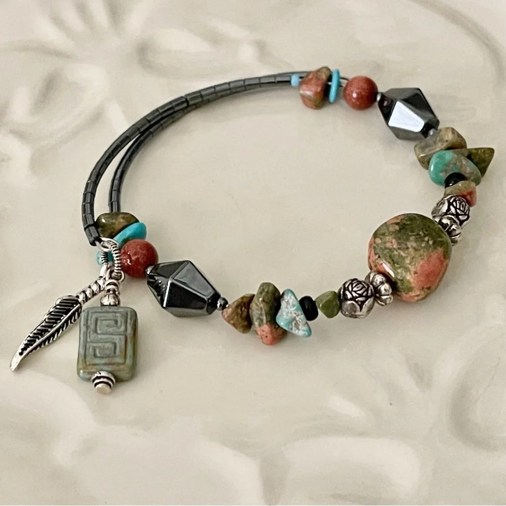 Stone Bracelet on Adjustable Memory Wire - Picture 5 of 11